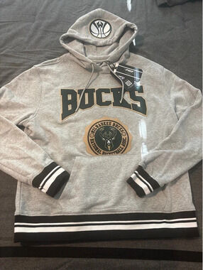NWT Pro Standard Milwaukee Bucks Hoodie Medium